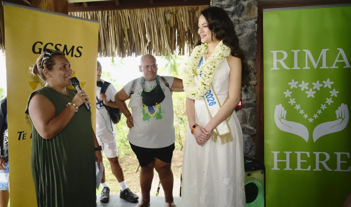 Mareva Hourtal (présidente de l'association Rima here) et Hinaupoko Devez (Miss France 2026)
